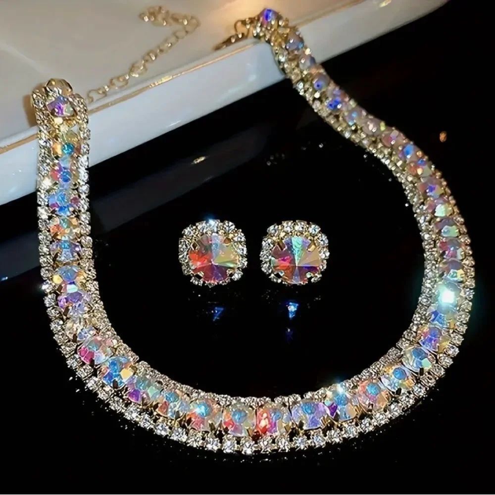 💙 NEW STUNNING rhinestone earrings & necklace set 💙